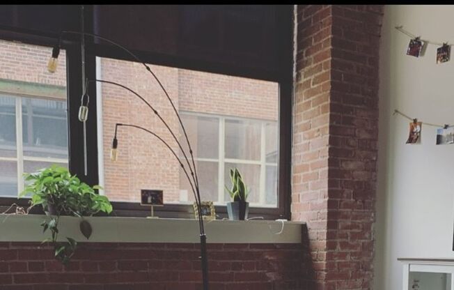 1 bed, 1 bath, 812 sqft, $1,400, Unit 211