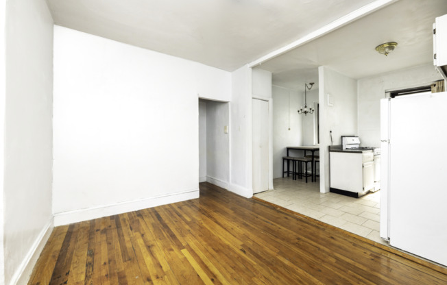 2 beds, 1 bath, $2,400, Unit 4G