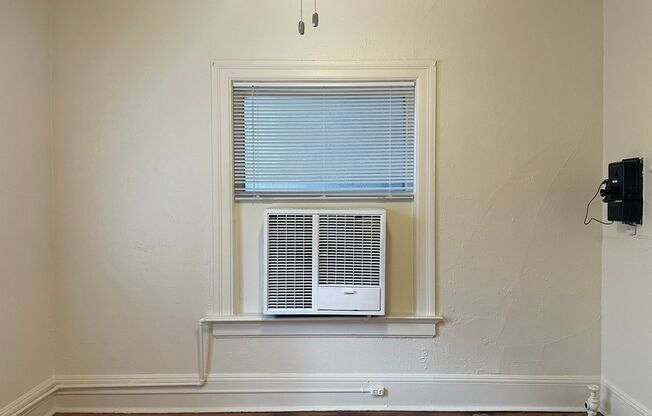 1 bed, 1 bath, 550 sqft, $1,095, Unit 304