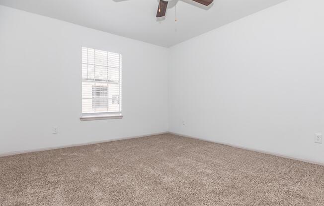 2 beds, 1 bath, 852 sqft, $1,349