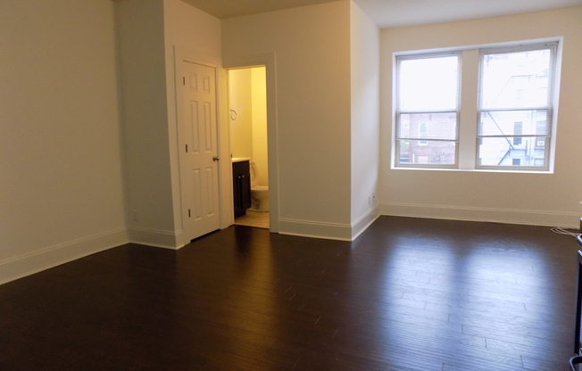 Studio, 1 bath, 1,200 sqft, $1,200, Unit 1012-3B