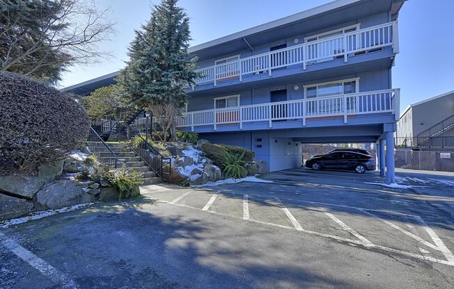 2 beds, 1 bath, $1,750