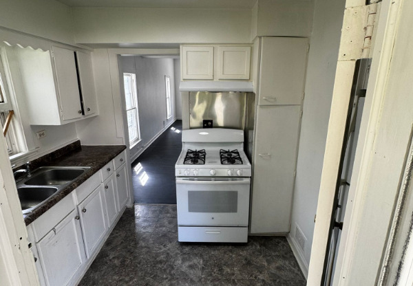 13 WALKER PL