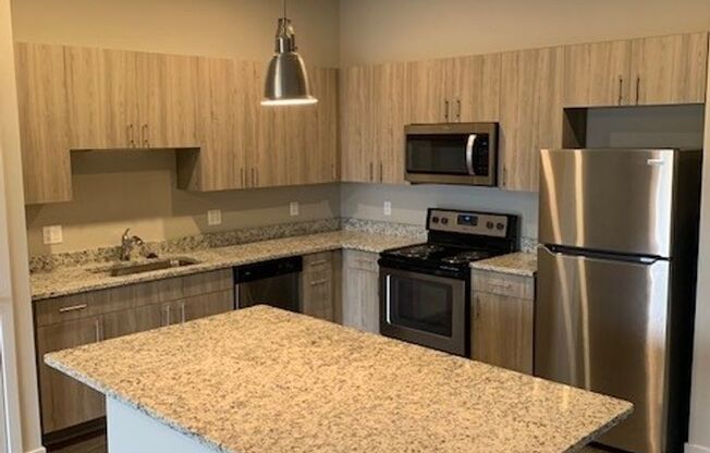1 bed, 1 bath, 852 sqft, $1,725, Unit 428