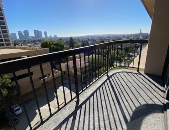 2 beds, 2 baths, 1,426 sqft, $5,500, Unit 504