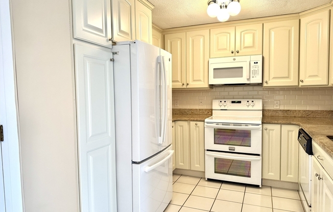 395 REVERE BCH PKWY