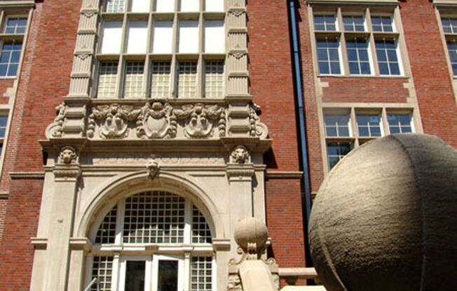 Theresa Park Lofts - Historic School one Block from SLU Medical Campus