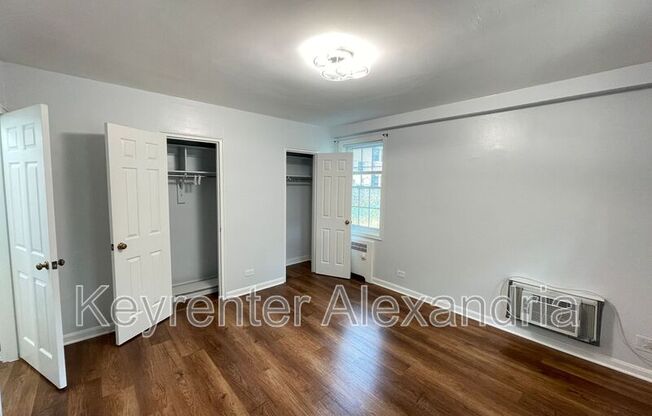 206 N GEORGE MASON DR