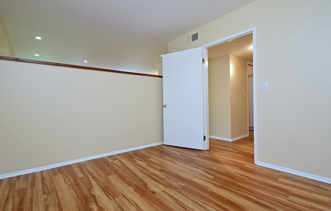 Luxurious 1+bdr, 1bath condo in prime Sherman Oaks, South of Blvd
