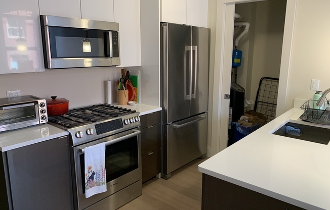 1 bed, 1 bath, 650 sqft, $3,200, Unit 504