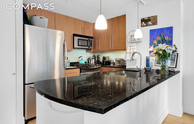 242 E 25 ST