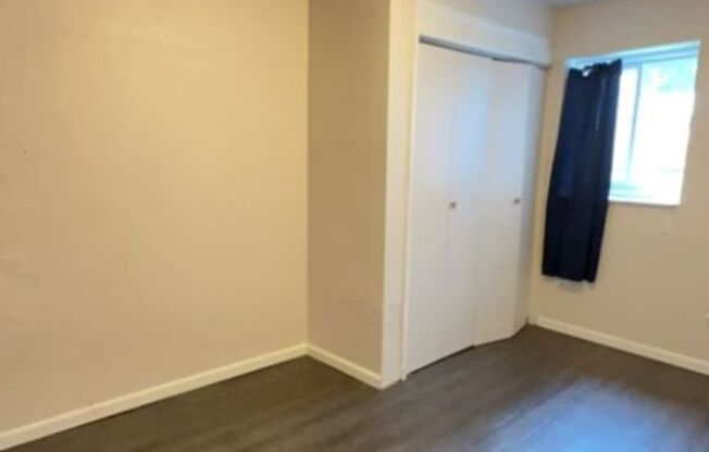 4349-3g - 552 SE Pacific Avenue