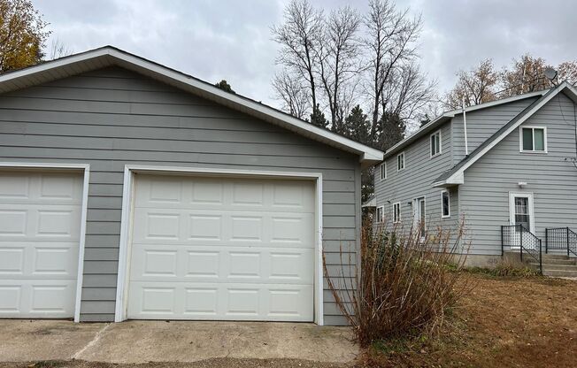 Charming 4-Bedroom Home with Open Layout & Expansive Yard Near Garretson!