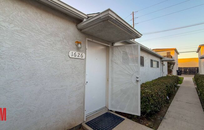 2 beds, 1 bath, $2,995, Unit 1626