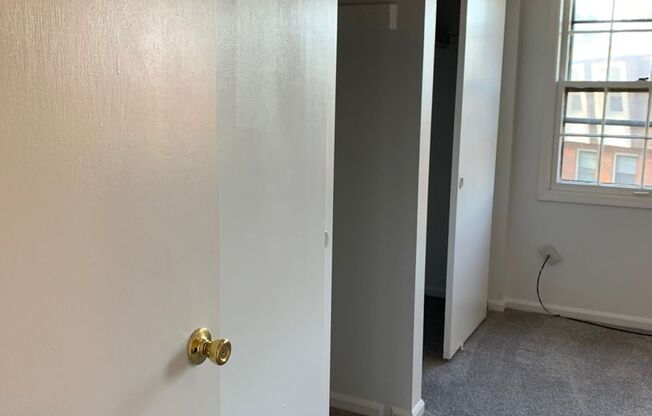 2 beds, 1 bath, 925 sqft, $1,275, Unit 67