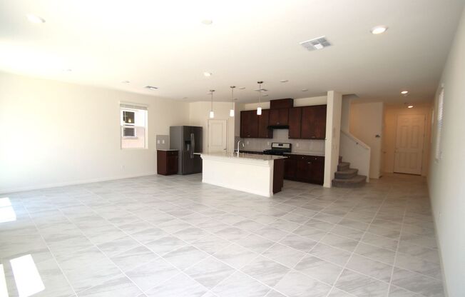 8145 SEMINARIO AVE