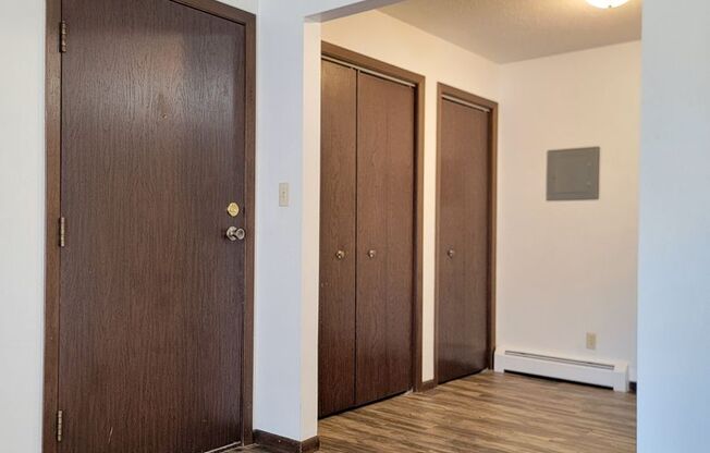 2 beds, 1 bath, 720 sqft, $819, Unit 5