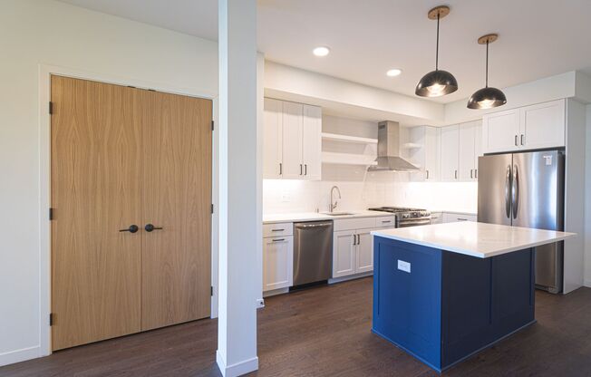 2 beds, 1.5 baths, 1,116 sqft, $2,695, Unit 103