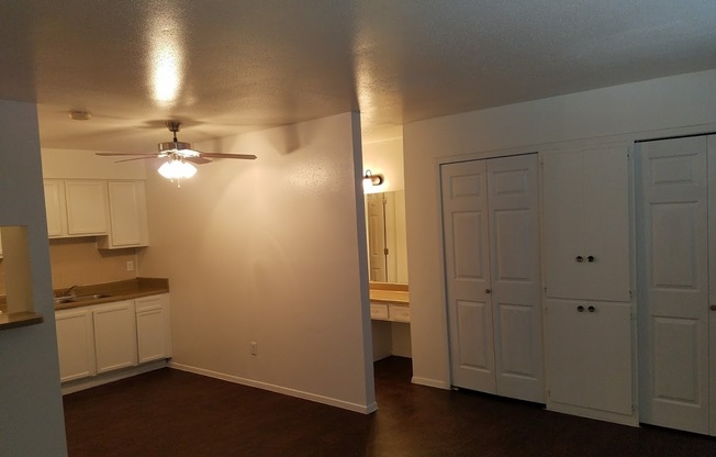 Studio, 1 bath, 415 sqft, $695, Unit *807