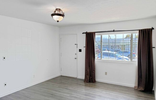 Bright 4BR Home with Solar, Spacious Yard & Modern Comforts in Jamacha-Lomita!