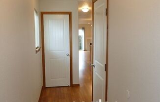 3 beds, 2.5 baths, $1,950, Unit 8032