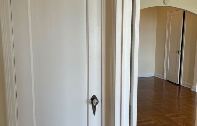 1 bed, 1 bath, 768 sqft, $1,510, Unit Royal York 211