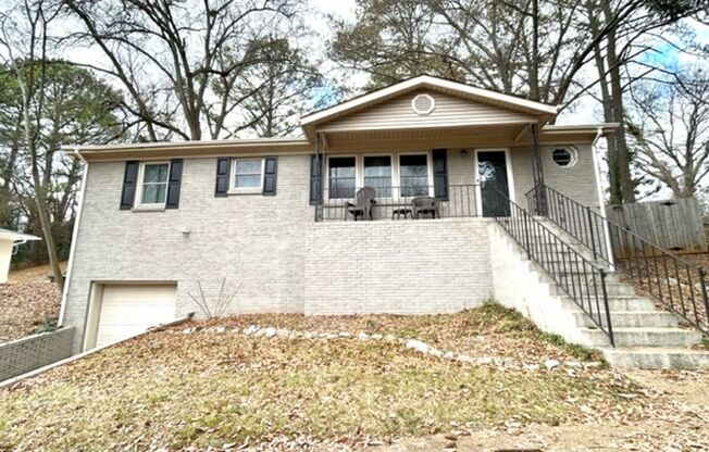 FOUR BEDROOM THREE BATH HOME WITH SPACIOUS FENCED BACKYARD! **MOVE IN SPECIAL!*