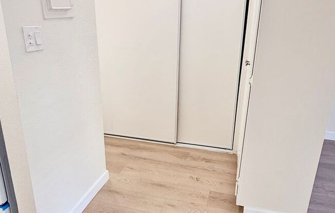 Studio, 1 bath, 385 sqft, $1,425