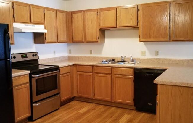 Pewaukee - Two Bedroom, Two Bath Apartment