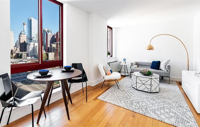 1 bed, 1 bath, $4,205, Unit 17D