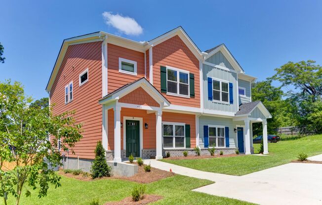 4bedroom / 3.5 bath walk to Williams Brice Stadium available for July move in!