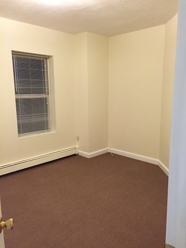3 beds, 1 bath, 850 sqft, $4,200, Unit 5(3B)