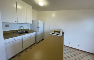 2 beds, 1 bath, $1,595