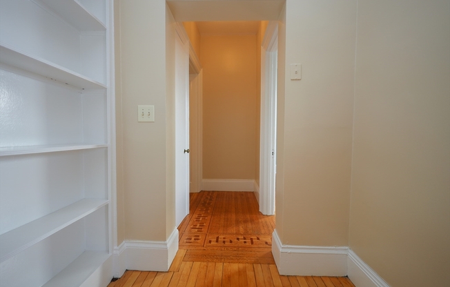 1 bed, 1 bath, 615 sqft, $2,700, Unit 14