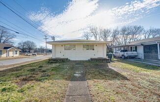3700 Dorris St.