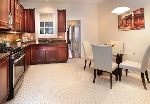 4 beds, 2 baths, 2,200 sqft, $6,300, Unit 1