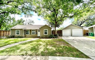 Adorable 3/1/2 w Sun Room near the Menil Collection,