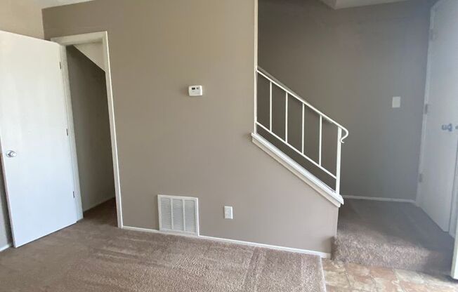 2 beds, 1 bath, 869 sqft, $1,139, Unit 12746T