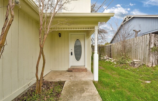 6102 PARKWOOD DR