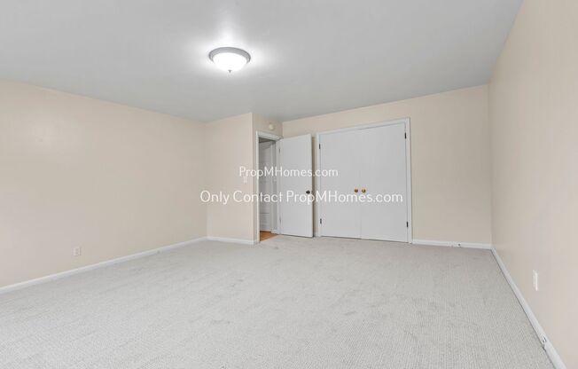 2 beds, 1 bath, $1,849, Unit 6315 E Burnside Street Unit 1