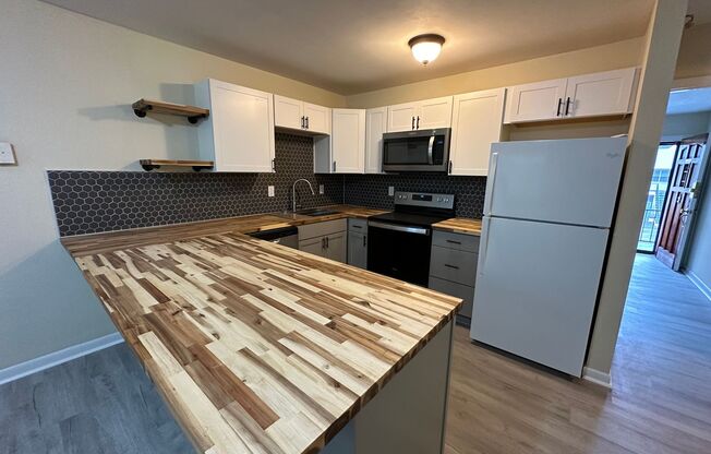 2 beds, 1 bath, $850, Unit Apt 21