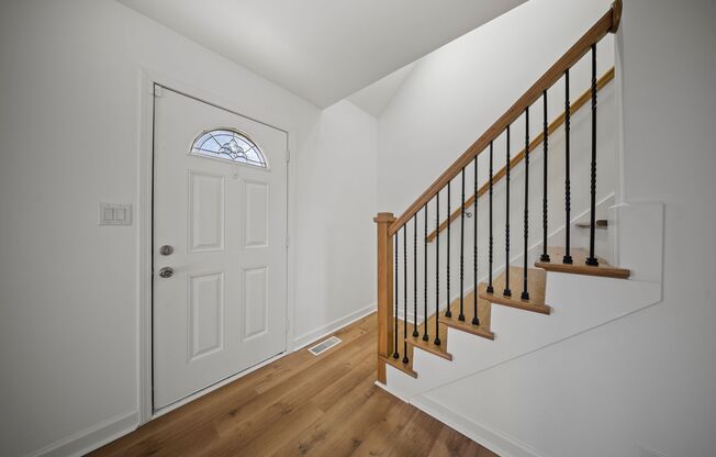 3 Bedroom 2 Full Bath Home For Rent near Post!