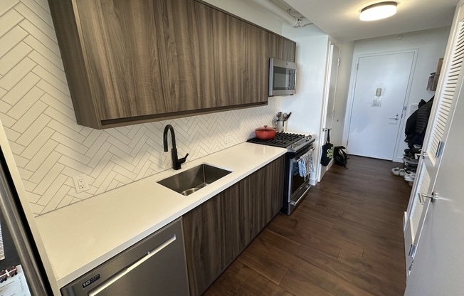 21 India Street 404N