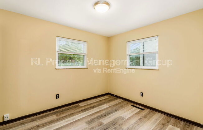 2 beds, 1 bath, 775 sqft, $825, Unit A