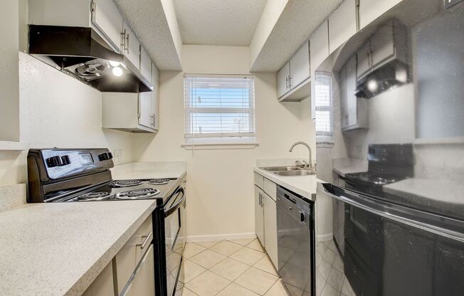 1 bed, 1 bath, 525 sqft, $916, Unit 8400-111