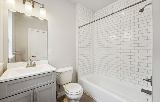 2 beds, 1 bath, 750 sqft, $1,595, Unit E Building 409R