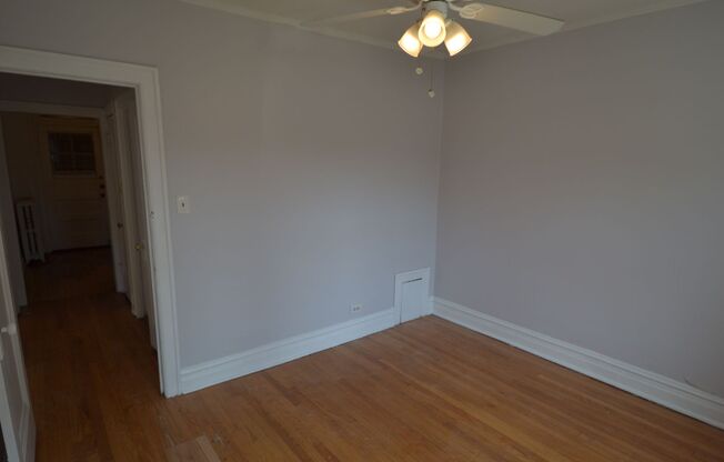 2 beds, 1 bath, 950 sqft, $1,700, Unit 4407-1A