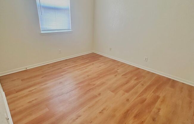 2 beds, 1 bath, 3,430 sqft, $745, Unit C