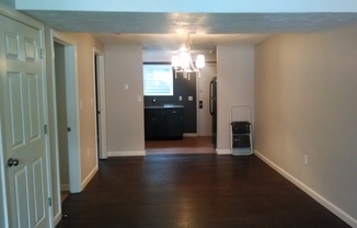 2 beds, 1 bath, 700 sqft, $1,700, Unit 5