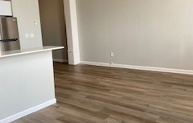 2 beds, 2 baths, 937 sqft, $1,499, Unit 712